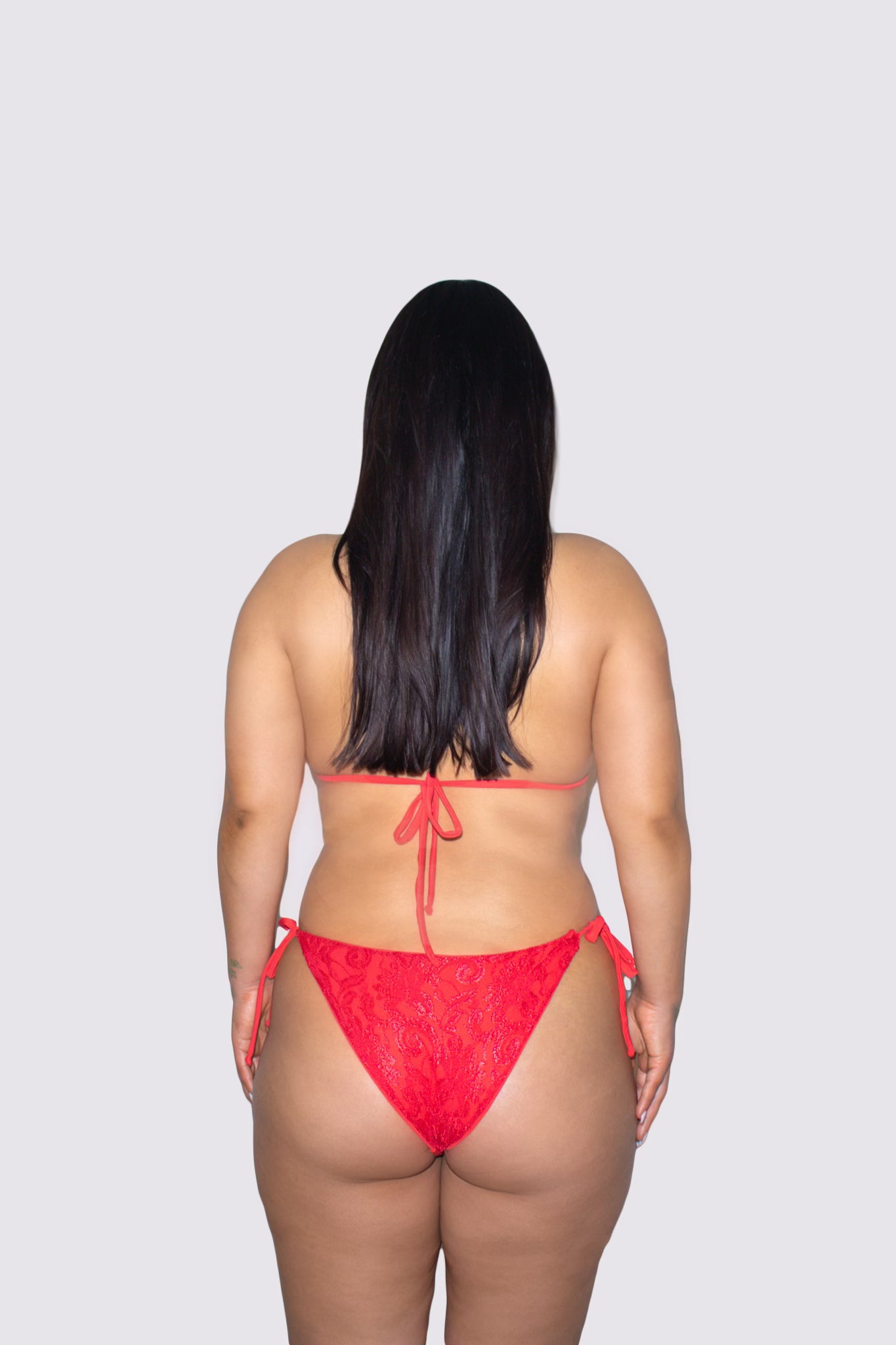 Lily Bikini (L)